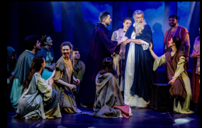 J&ouml;n! J&ouml;n! J&ouml;n: a IX. Kereszt&eacute;ny Sz&iacute;nh&aacute;zi Fesztiv&aacute;l!